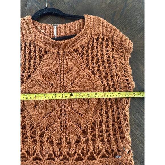 FREE PEOPLE Diamond In The Rough In Camel Brown Crochet Boho Knit Sweater XS - Picture 5 of 6